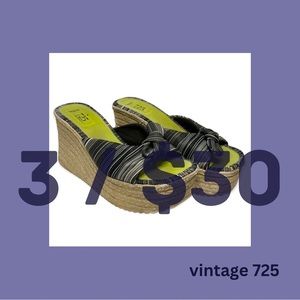 Y2K - 3/$30 - 9 - vintage 725 originals platform sandals